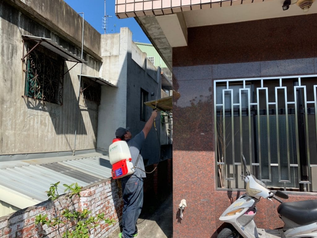 白蟻入侵家中